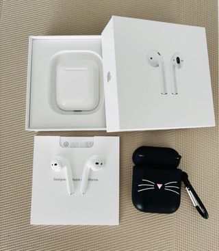 AirPods 2-a Gen Blancos.