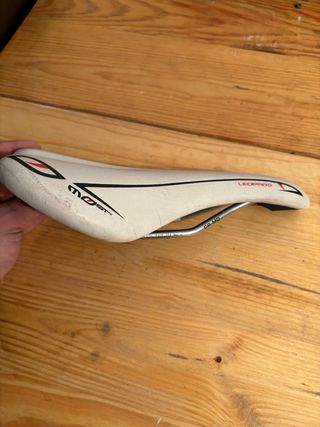 Sillín de bicicleta MOST Leopard blanco