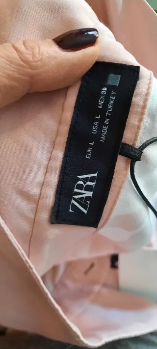 Blusa Zara floral rosa y blanca