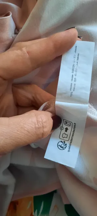 Blusa Zara floral rosa y blanca