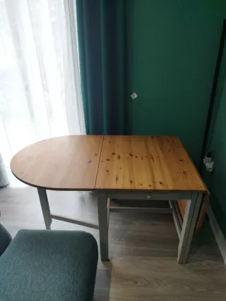 Mesa plegable de madera salón