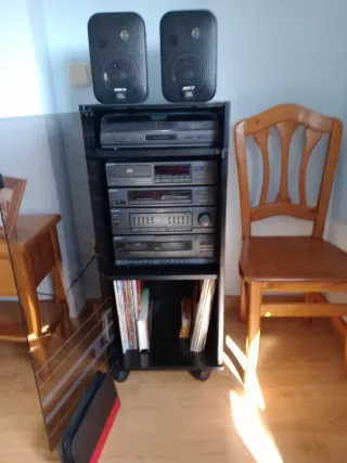 Cadena musical Sony con altavoces JBL