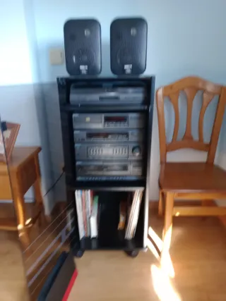 Cadena musical Sony con altavoces JBL