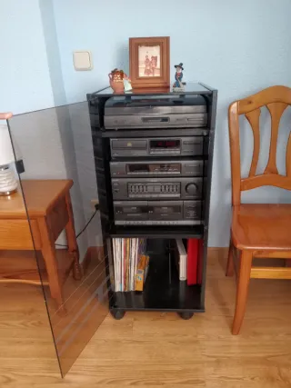 Cadena musical Sony con altavoces JBL