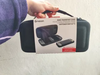 Estuche rígido Nacon para Nintendo Switch