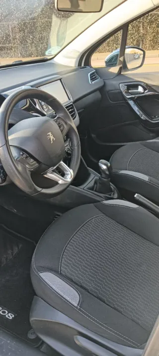 Peugeot 208 2016