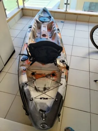 Kayak con asiento y palas