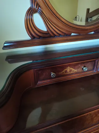 Cómoda-tocador de madera maciza con espejo