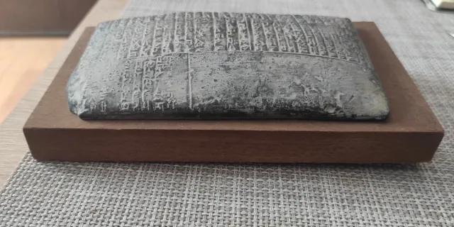Tablilla con escritura Cuneiforme Antigua