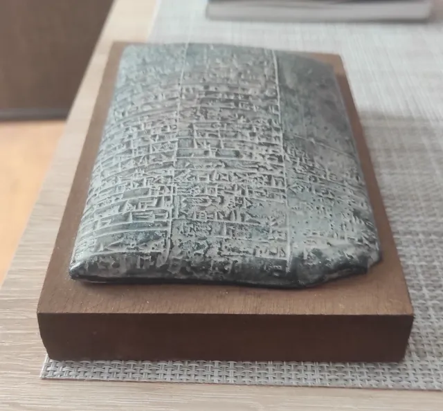 Tablilla con escritura Cuneiforme Antigua