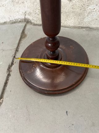 Perchero de madera con anillas