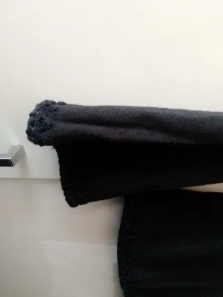 Jersey negro con pedrería