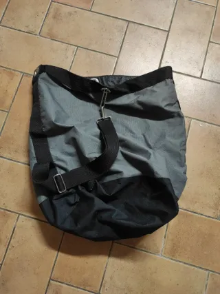 Sacca sportiva Dunlop nera e grigia