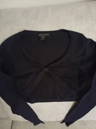 Chaqueta juvenil corta marrón y otra negra