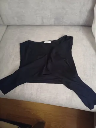 Chaqueta juvenil corta marrón y otra negra