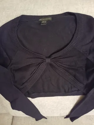 Chaqueta juvenil corta marrón y otra negra