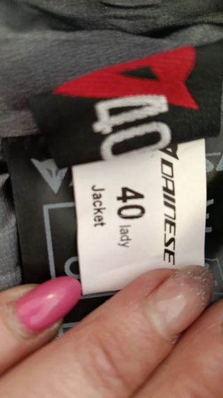 Chaqueta Moto Dainese Negra y Roja de mujer