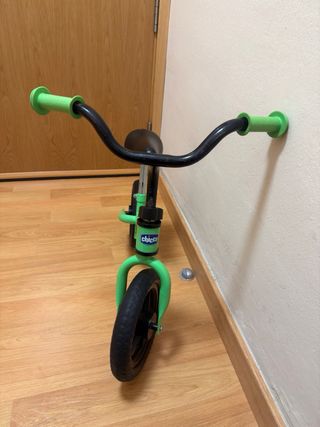 Bicicleta sin pedales Chicco First Bike (2-5 años)