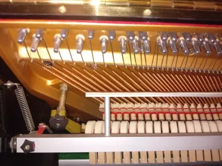 Piano vertical Essex