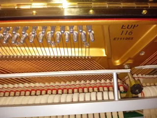 Piano vertical Essex