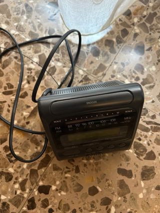 Reloj despertador Aiwa negro