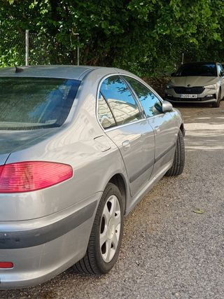 Peugeot 607 2002