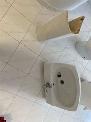 Lavabo de porcelana blanco