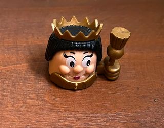 3 FIGURAS KINDER REINA CONCHA Y NADADOR