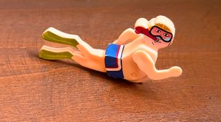 3 FIGURAS KINDER REINA CONCHA Y NADADOR