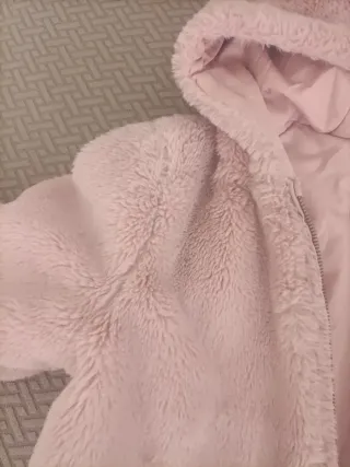 Abrigo de pelo rosa para niña talla 9-10 años