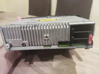 Radio Mercedes Benz Clase C marca Becker