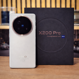 VIVO X200 PRO 512gb 16GB RAM TITANIUM