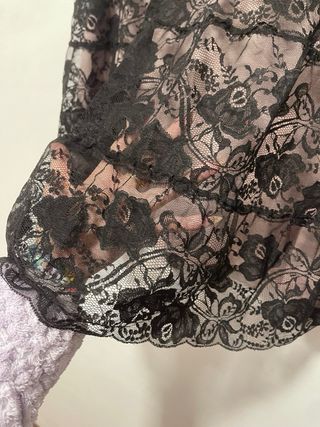 Falda MIDI encaje negro y forro rosa