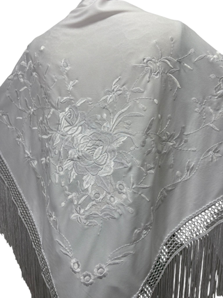 Manton Flamenco Blanco Bordado Flor