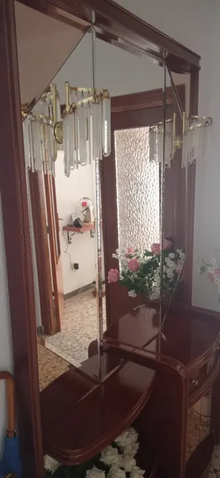 Mueble recibidor con espejo y luz