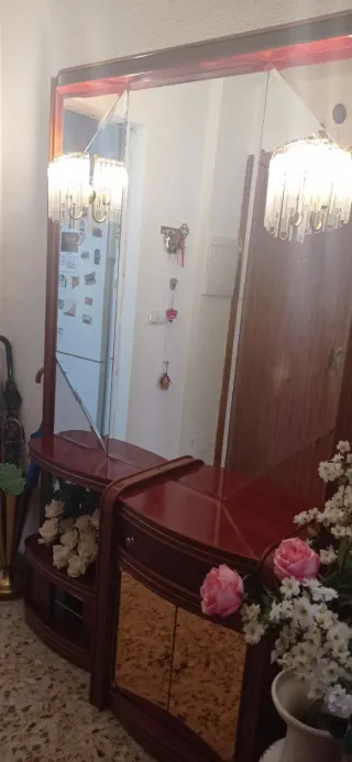 Mueble recibidor con espejo y luz