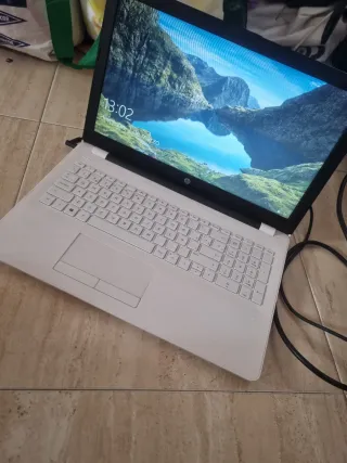 Portátil HP TPN-C129 LA BATERÍA NO FUNCIONA .