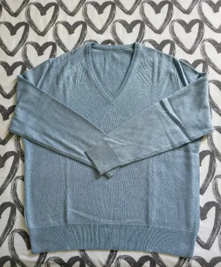 Jersey azul cuello pico