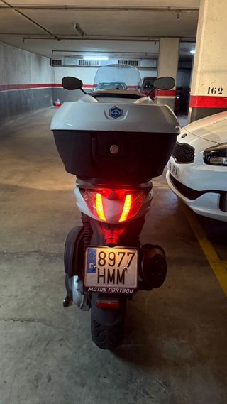 Piaggio Beverly 350cc Maxi Scooter