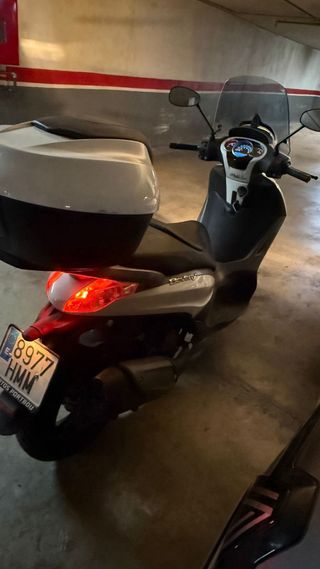 Piaggio Beverly 350cc Maxi Scooter