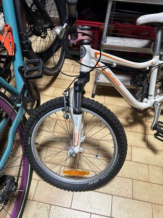 Bicicleta Specialized Blanca niño 20 pulgadas