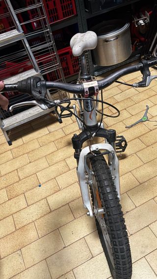 Bicicleta Specialized Blanca niño 20 pulgadas