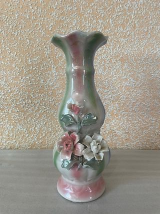 Lote de jarrones y floreros