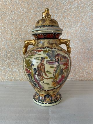 Lote de jarrones y floreros