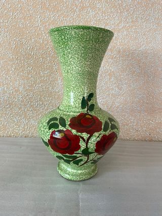 Lote de jarrones y floreros