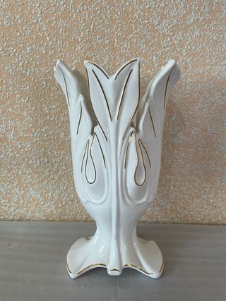 Lote de jarrones y floreros