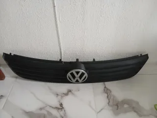 Rejilla Delantera VW Passat con símbolo de vw