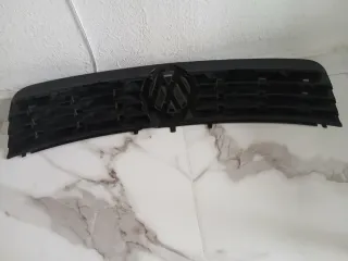 Rejilla Delantera VW Passat con símbolo de vw