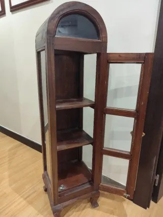 Vitrina madera nogal