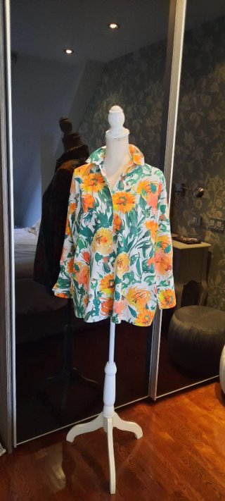 Blusa Uterqüe floral multicolor